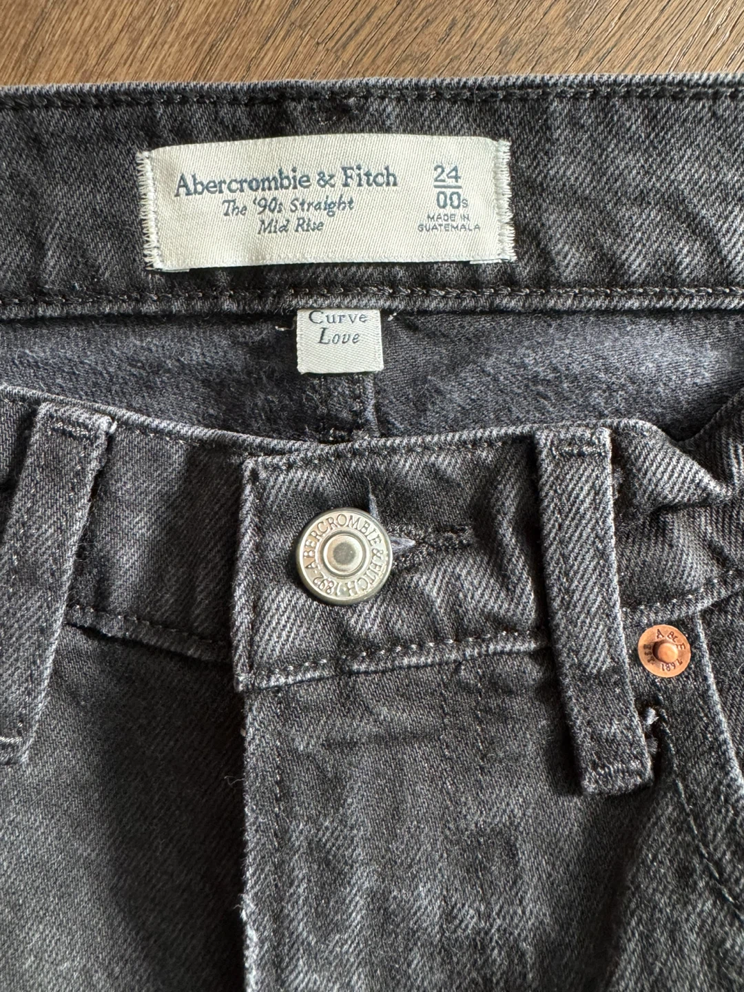 Abercrombie & Fitch The '90s Straight Mid Rise Jeans (24/25) - photo 4
