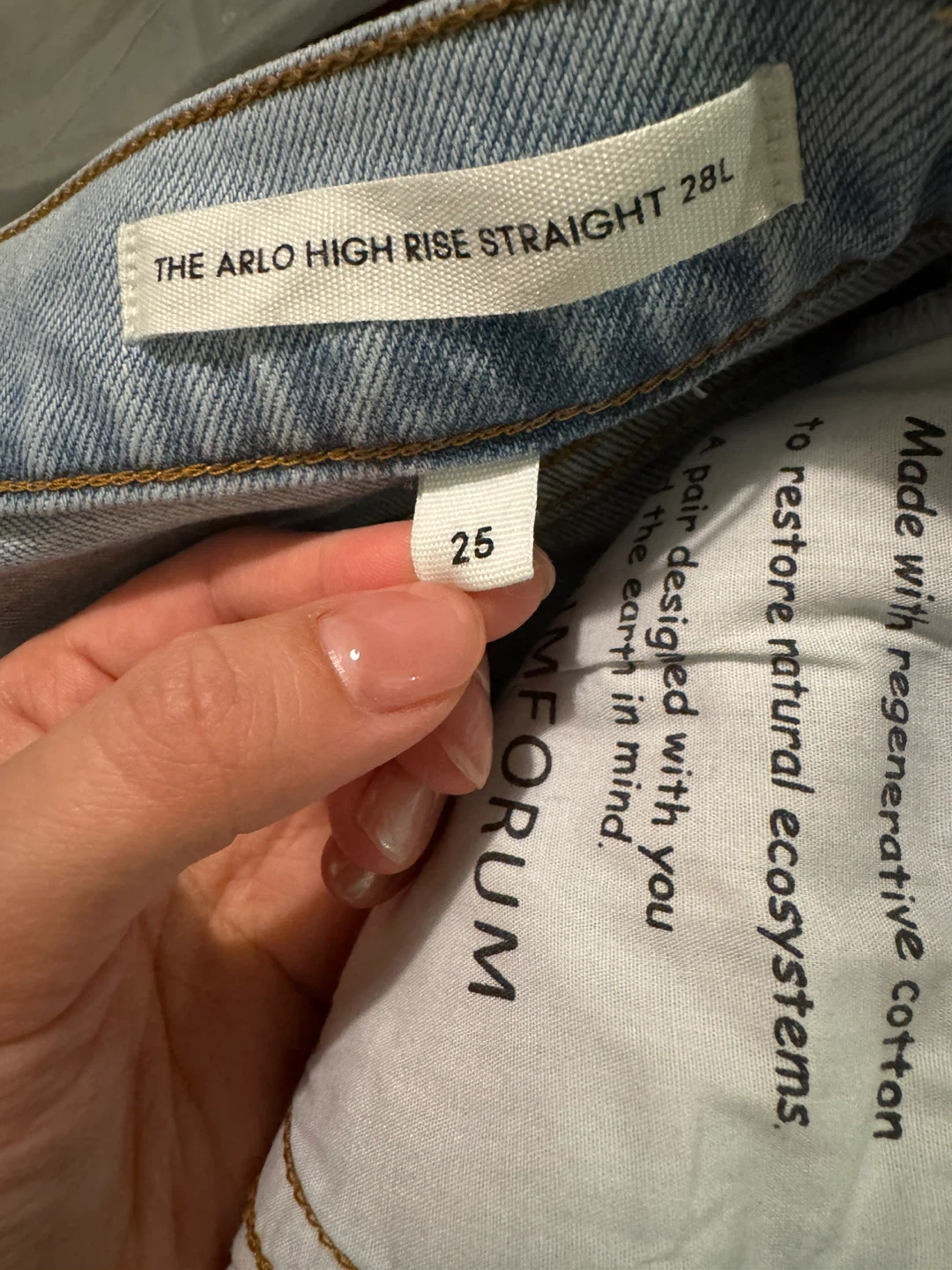 Aritzia Denim Forum The Arlo Hi-Rise Straight Jeans (25) - photo 2