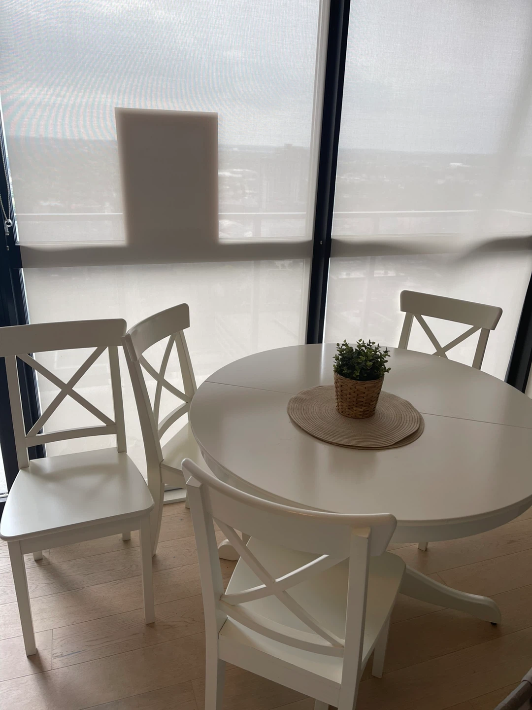 White Extendable Dining Table - photo 3