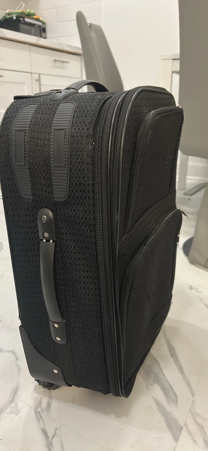 Black Softside Spinner Luggage - photo 3