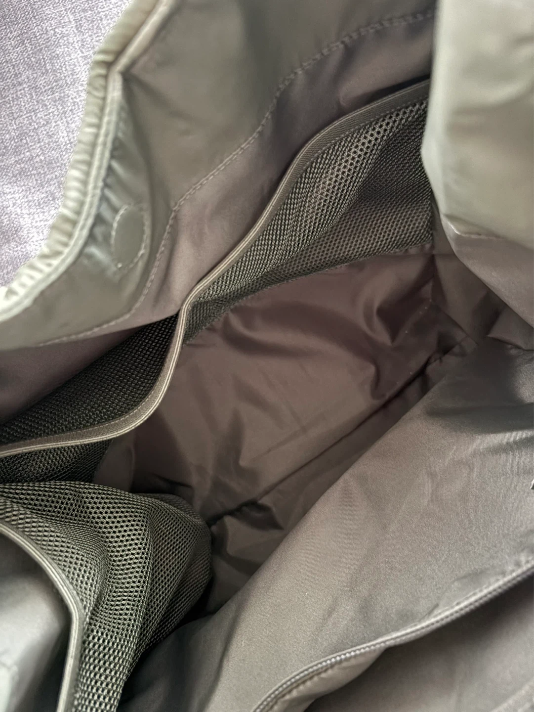 Lululemon Quilted Bag - photo 3