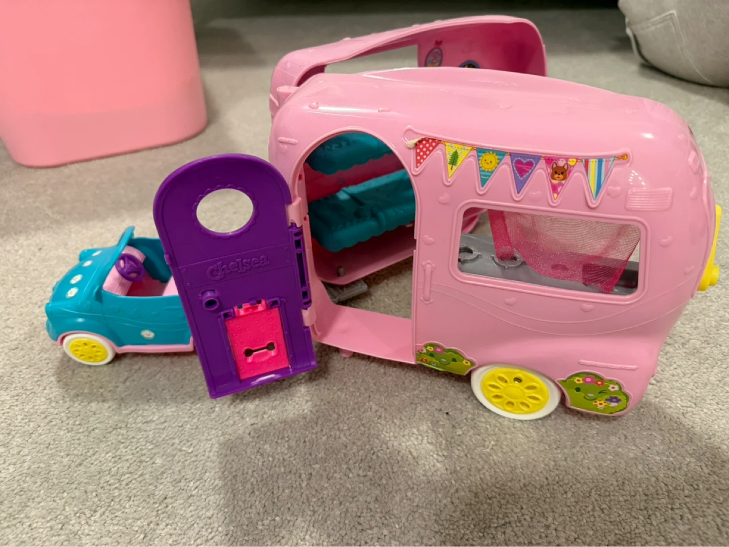 Chelsea Doll Camper and Car Playset - photo 3