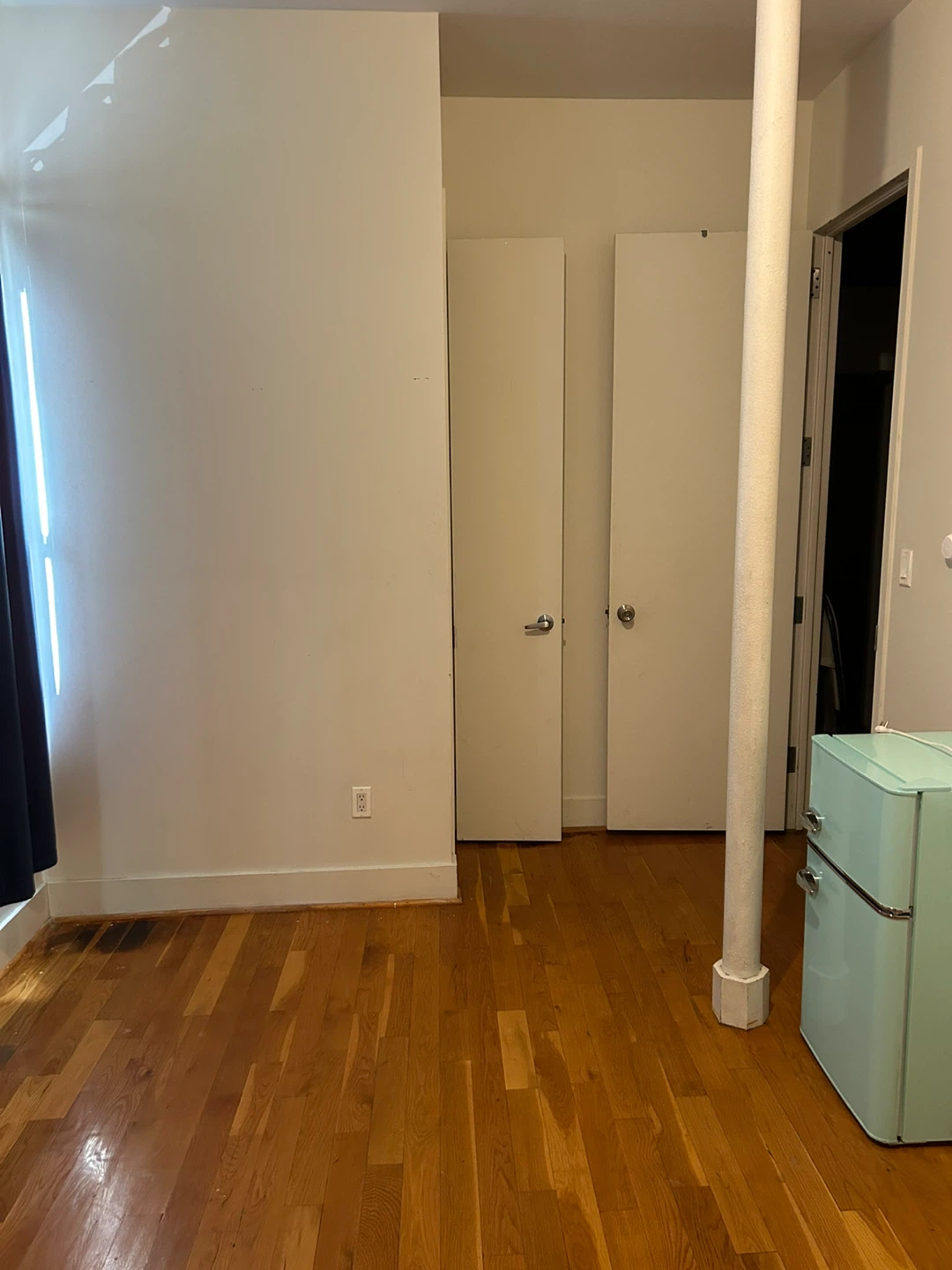 PRIVATE ROOM WITH SHARED KITCHEN & BATH - photo 4