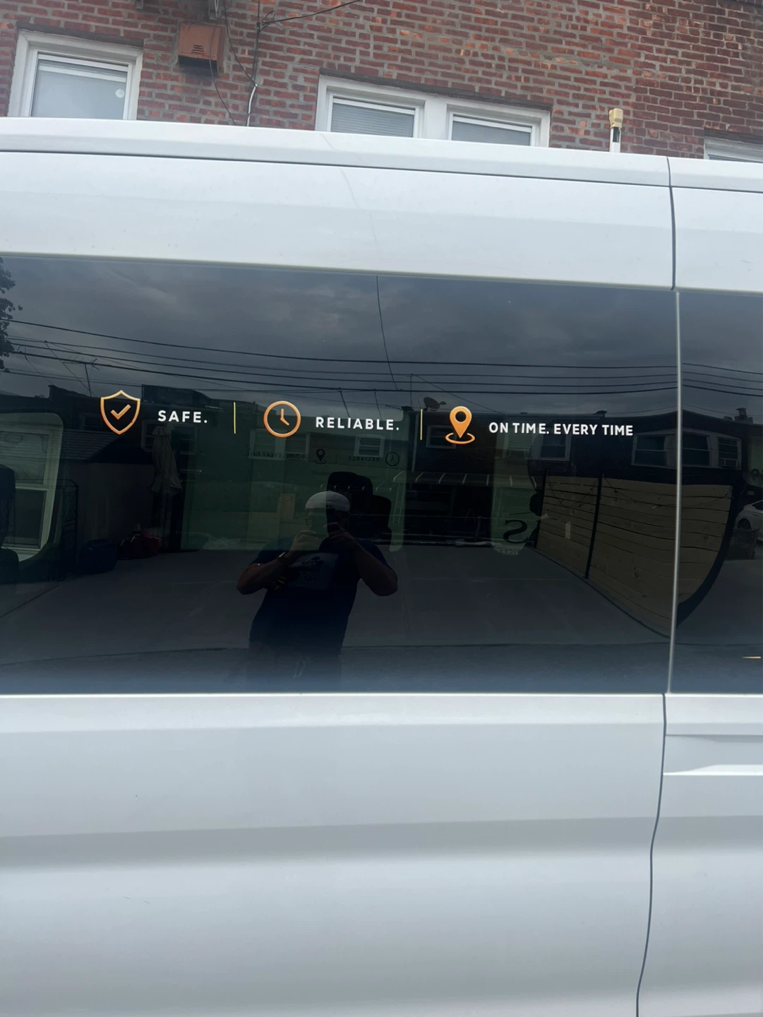 Advertise on a fleet of Vans, - photo 2