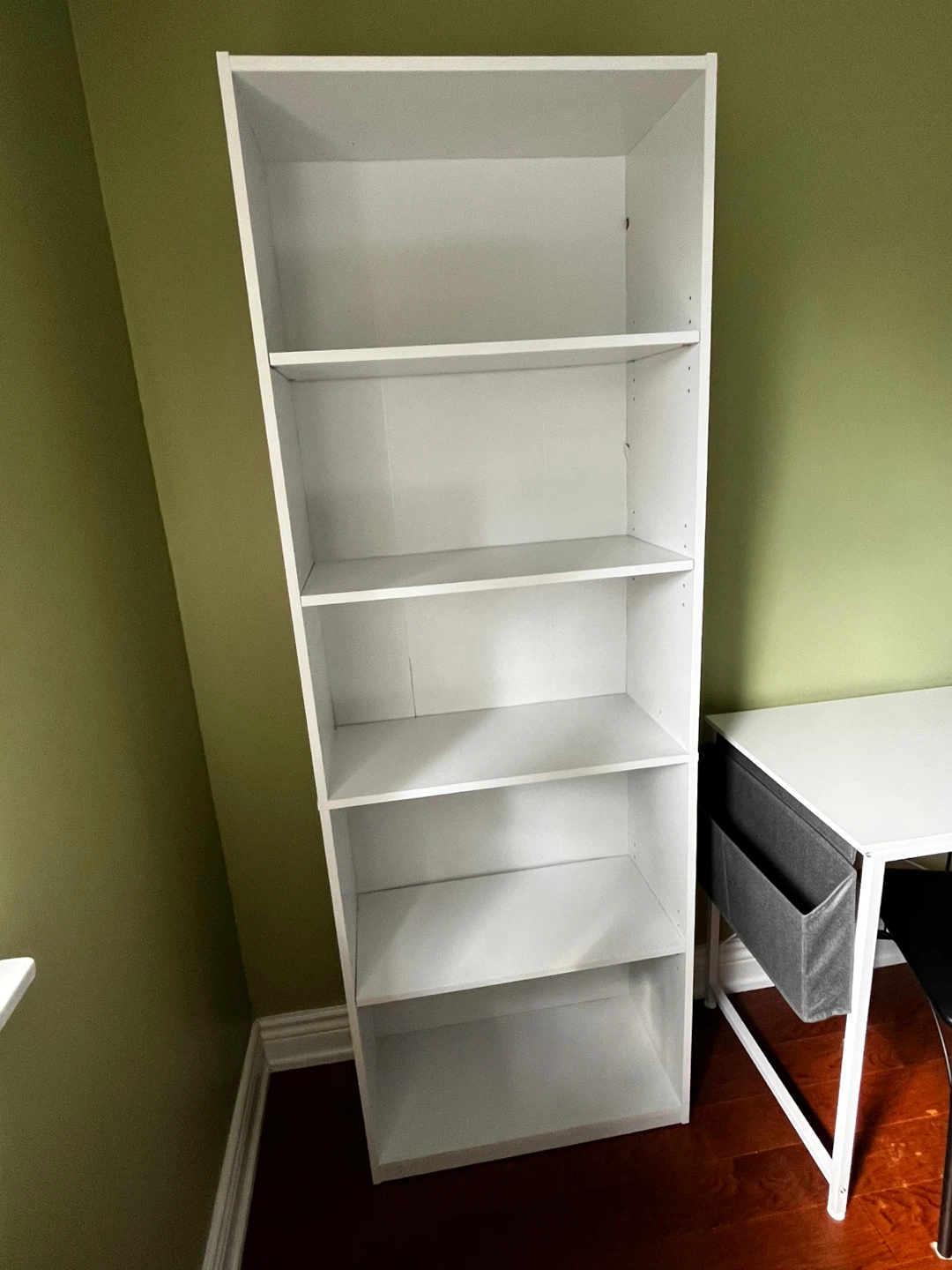 White L-shape desk with side shelves - photo 3