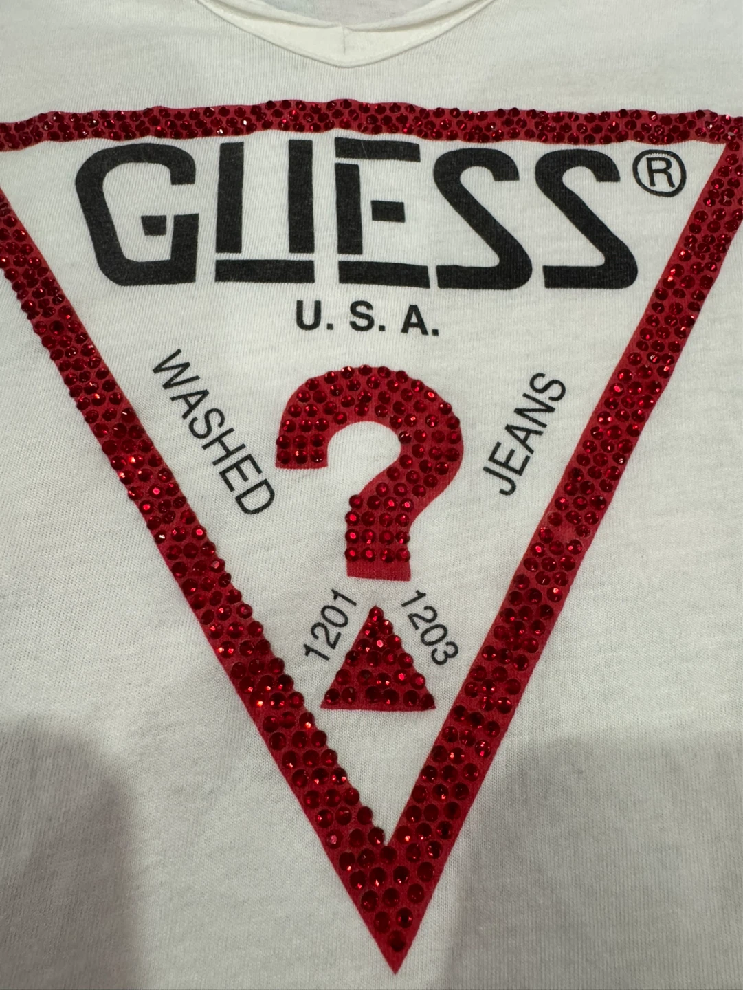 White Guess T-shirt with Red Rhinestone Logo - photo 2