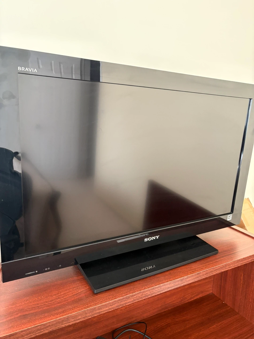 Sony Bravia 32" LCD TV with Remote - photo 2