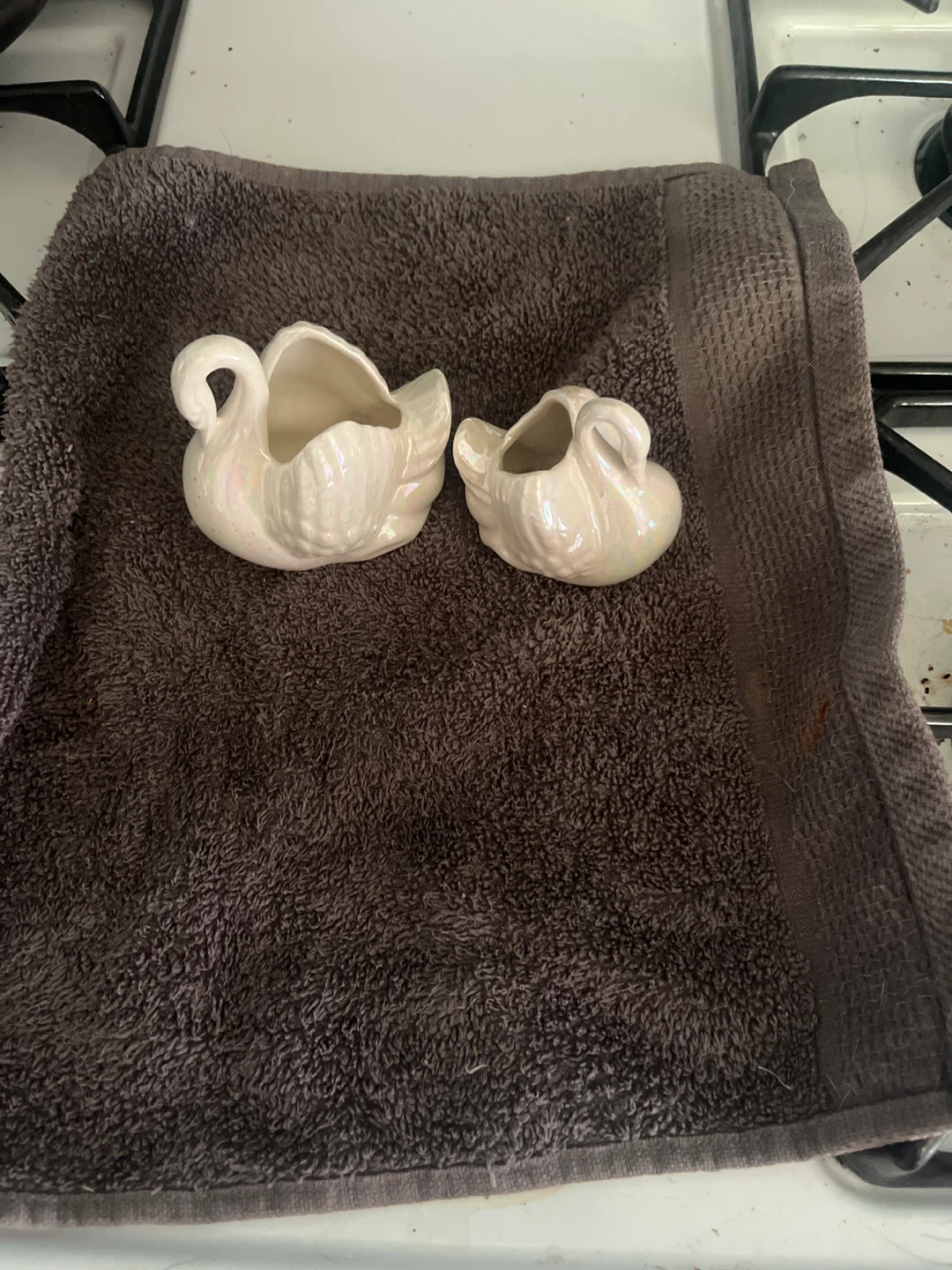Set of 2 Pearlescent Swan Ceramic Bowls