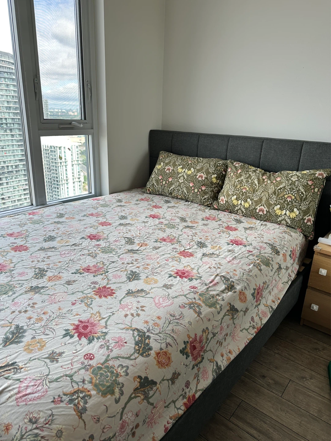 Zinus Grey Upholstered Queen Bed Frame with Headboard - photo 3