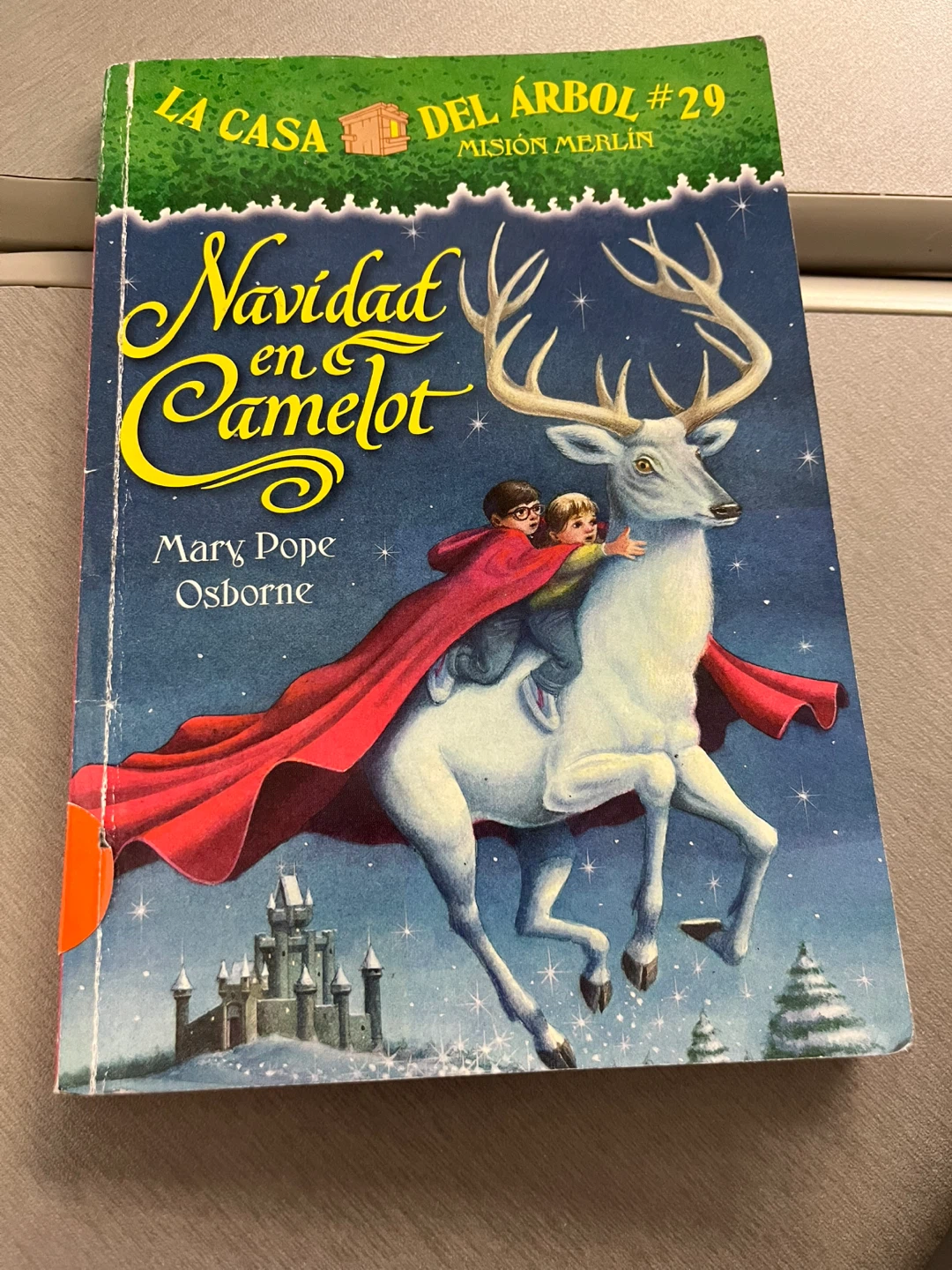 The Magic Tree House Book #29 Navidad en Camelot