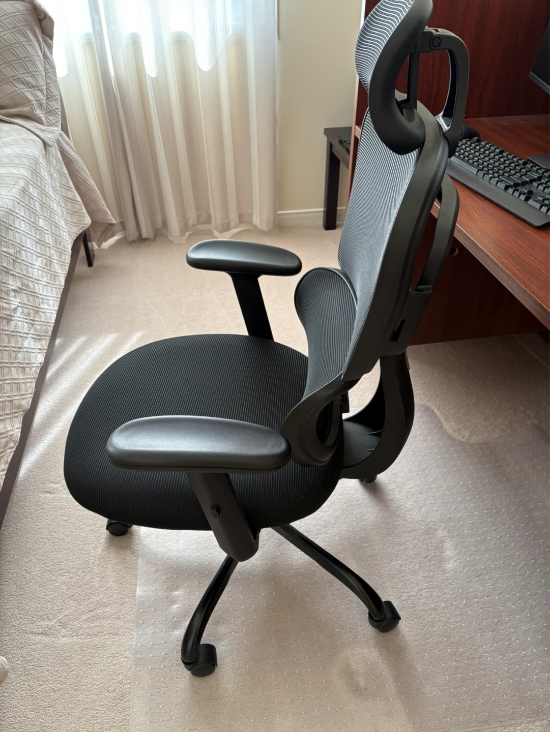 Ergonomic Mesh Office Chair - photo 3