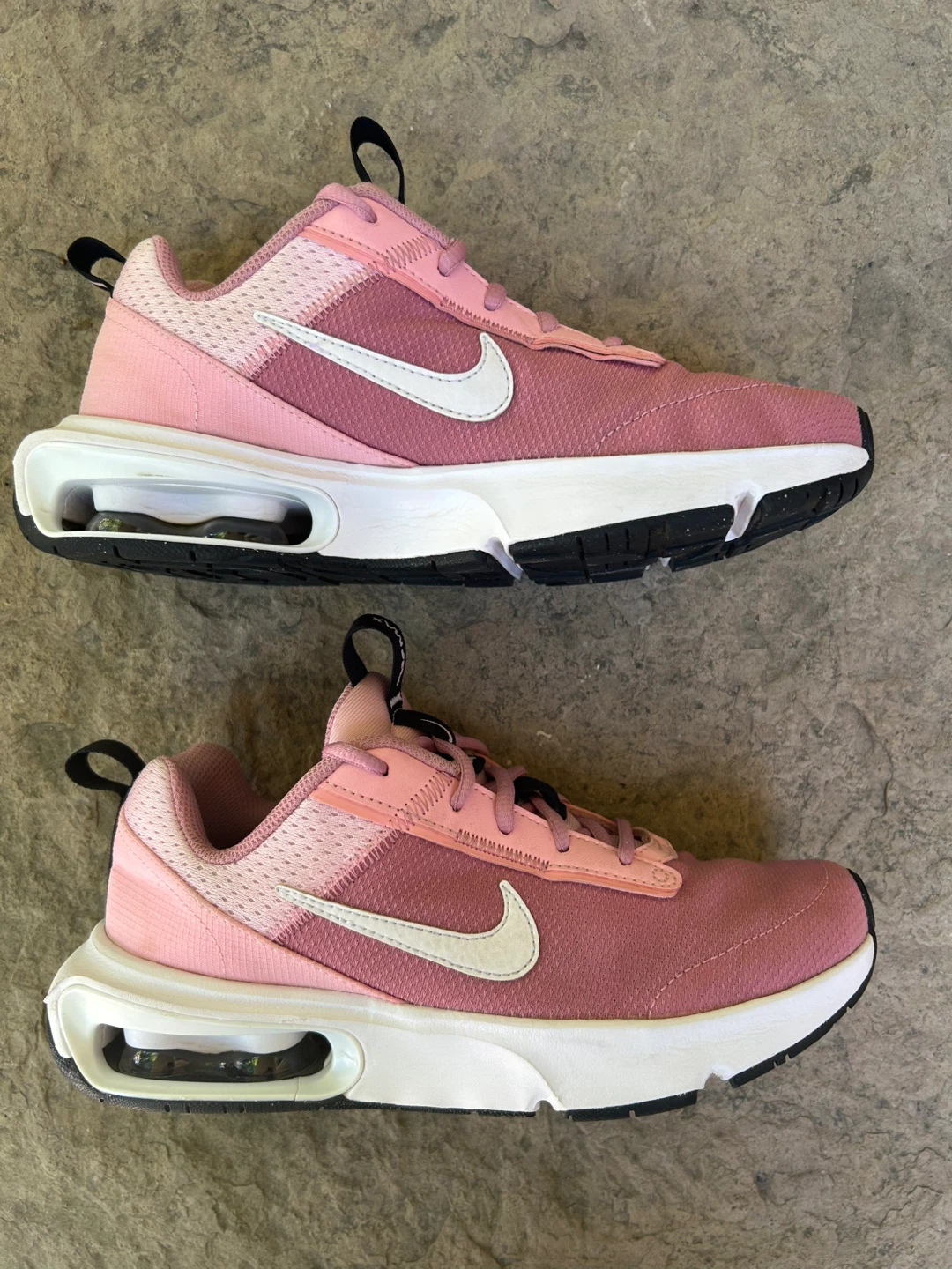 NIKE Air Max INTRLK Lite-Women’s size 7 (youth 5.5)