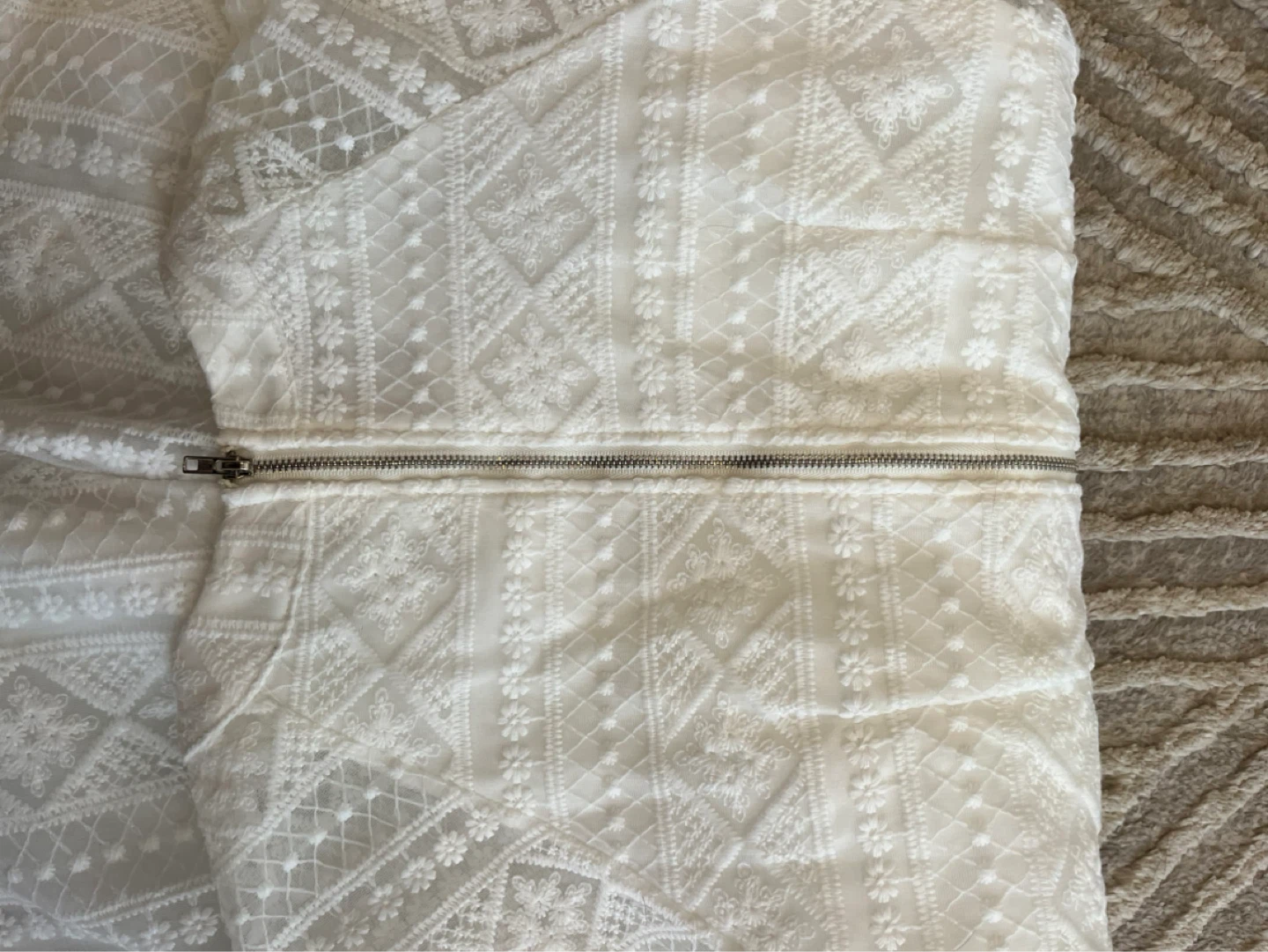 White Lace Romper NEW XS-S - photo 3