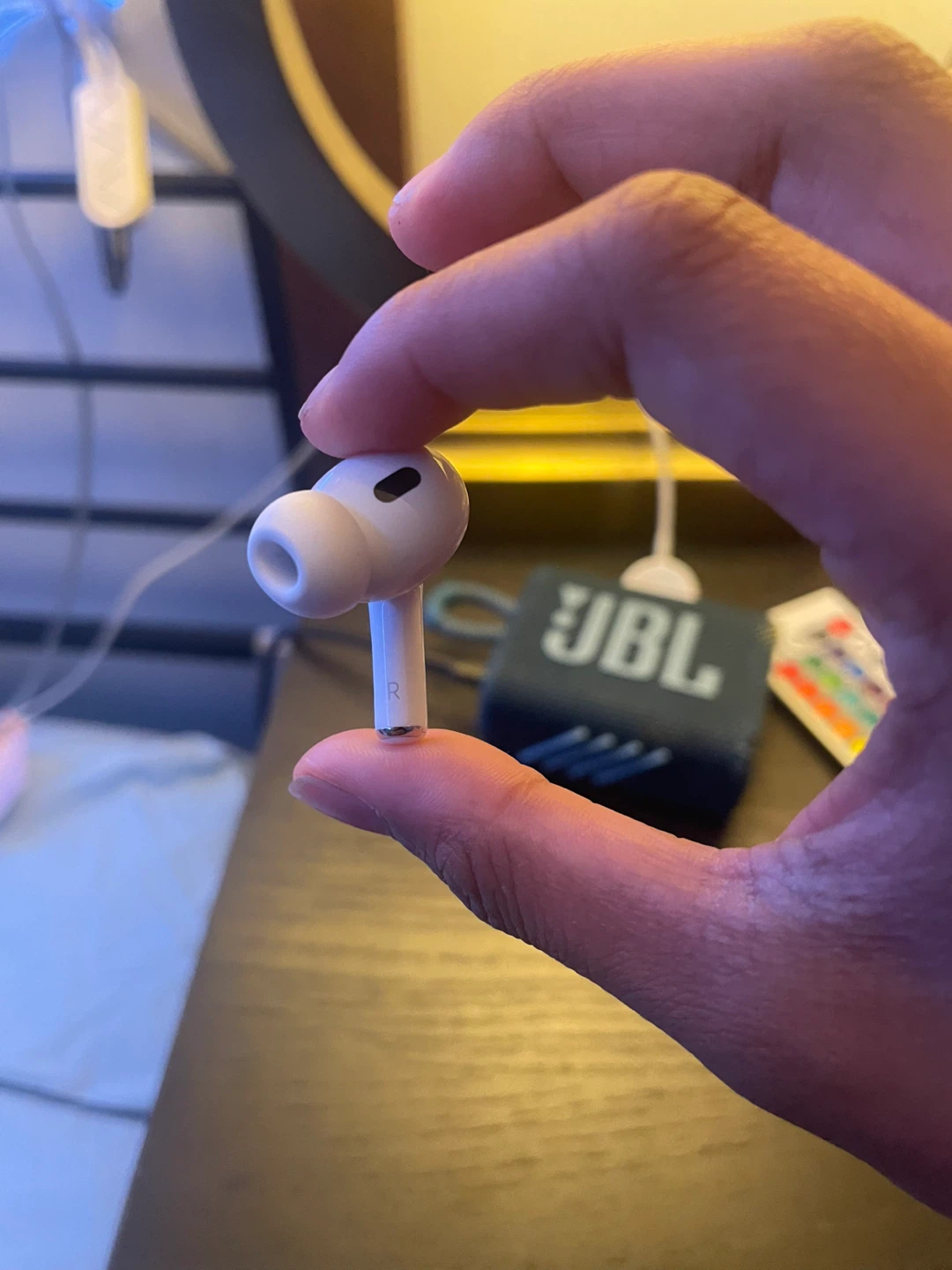 Apple AirPods Pro (Right Earbud)