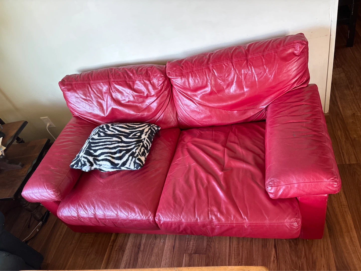 Blue and red leather sofas - photo 2