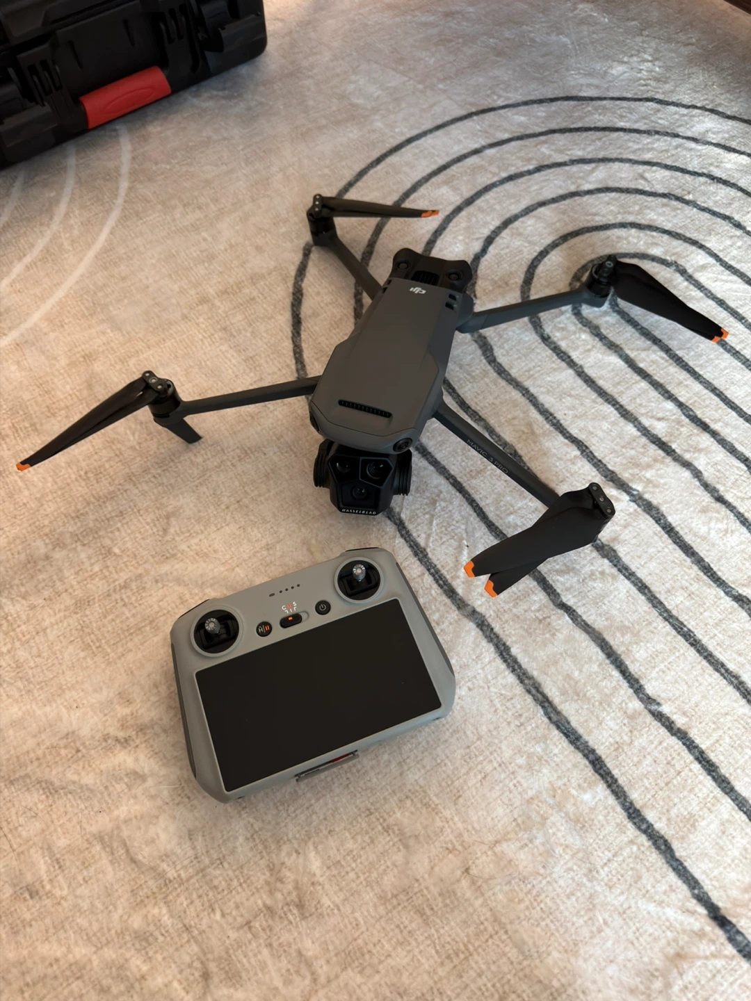 DJI Mavic 3 Pro Drone with Controller and Case - photo 3