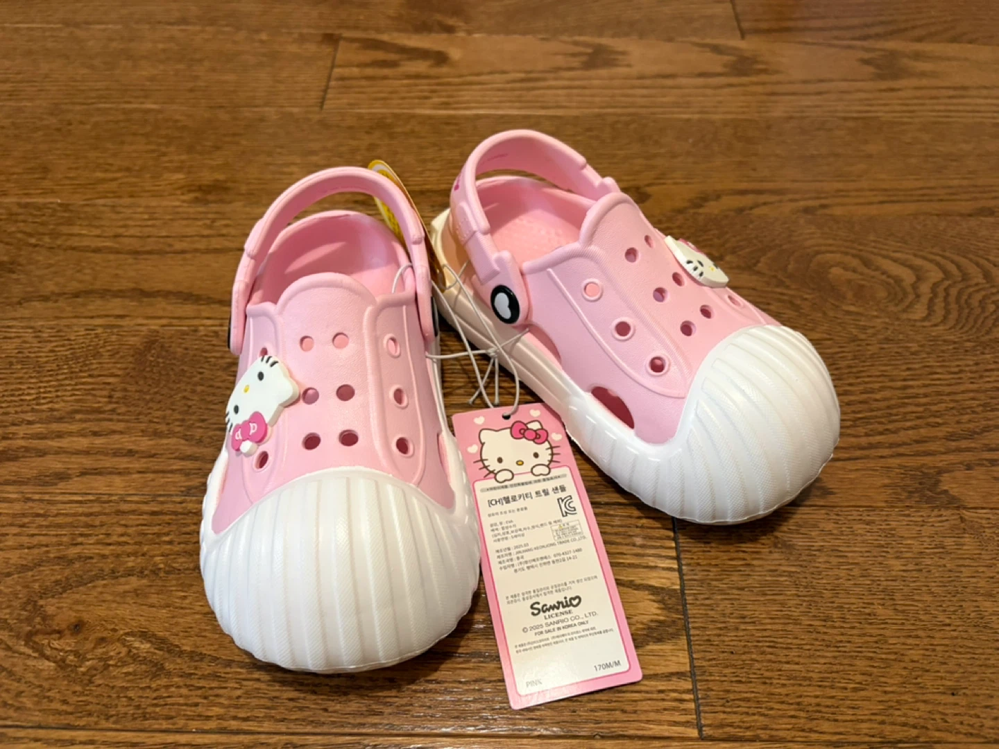 Brand new Hello Kitty Pink Clogs Size 170/M - photo 2