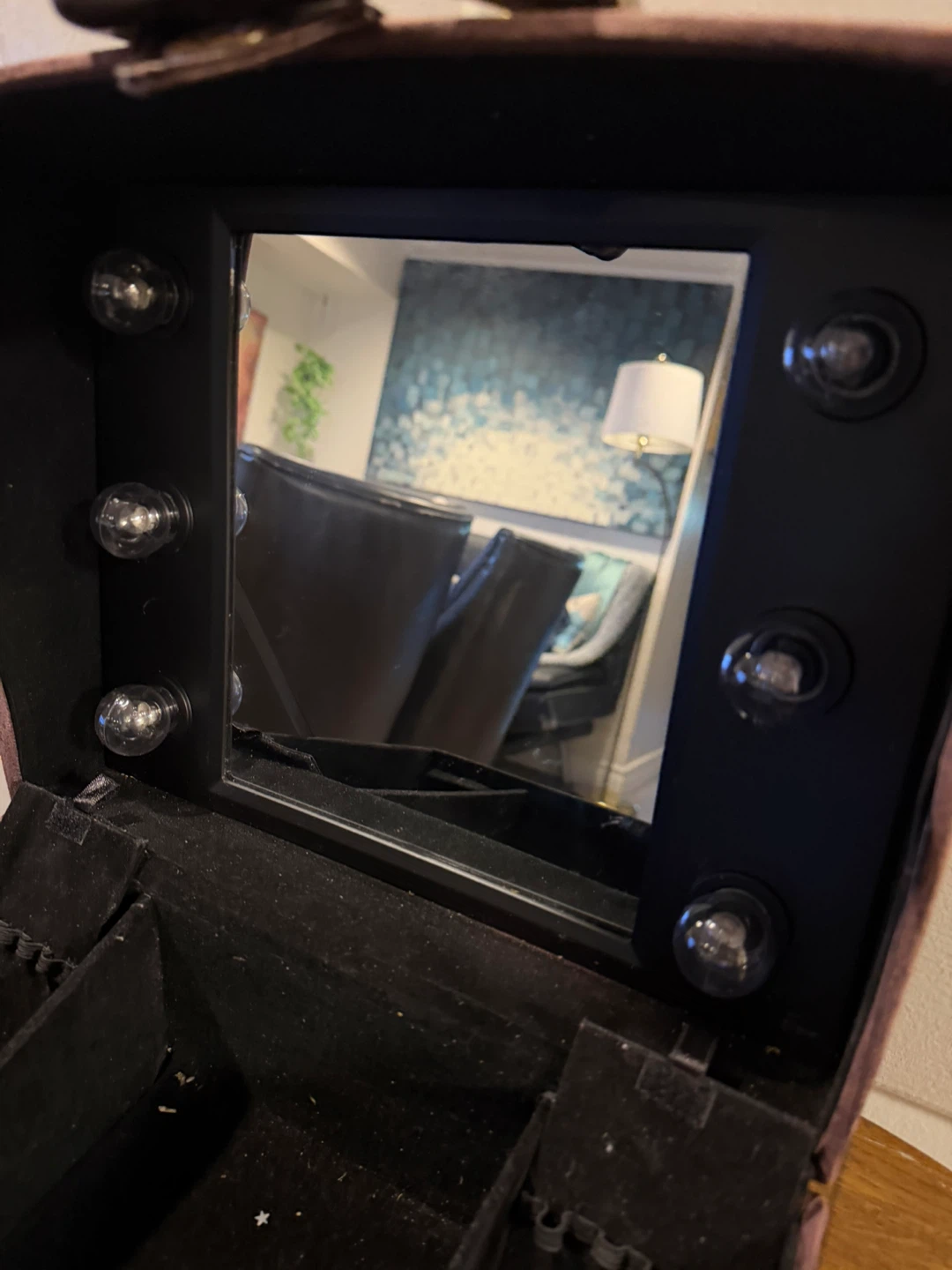 Makeup Vanity Case with Lights and Mirror - photo 3