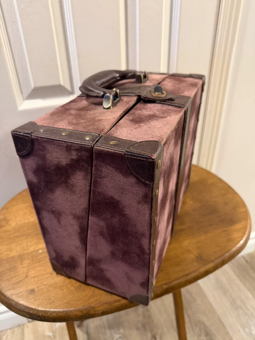 Makeup Vanity Case with Lights and Mirror - photo 5