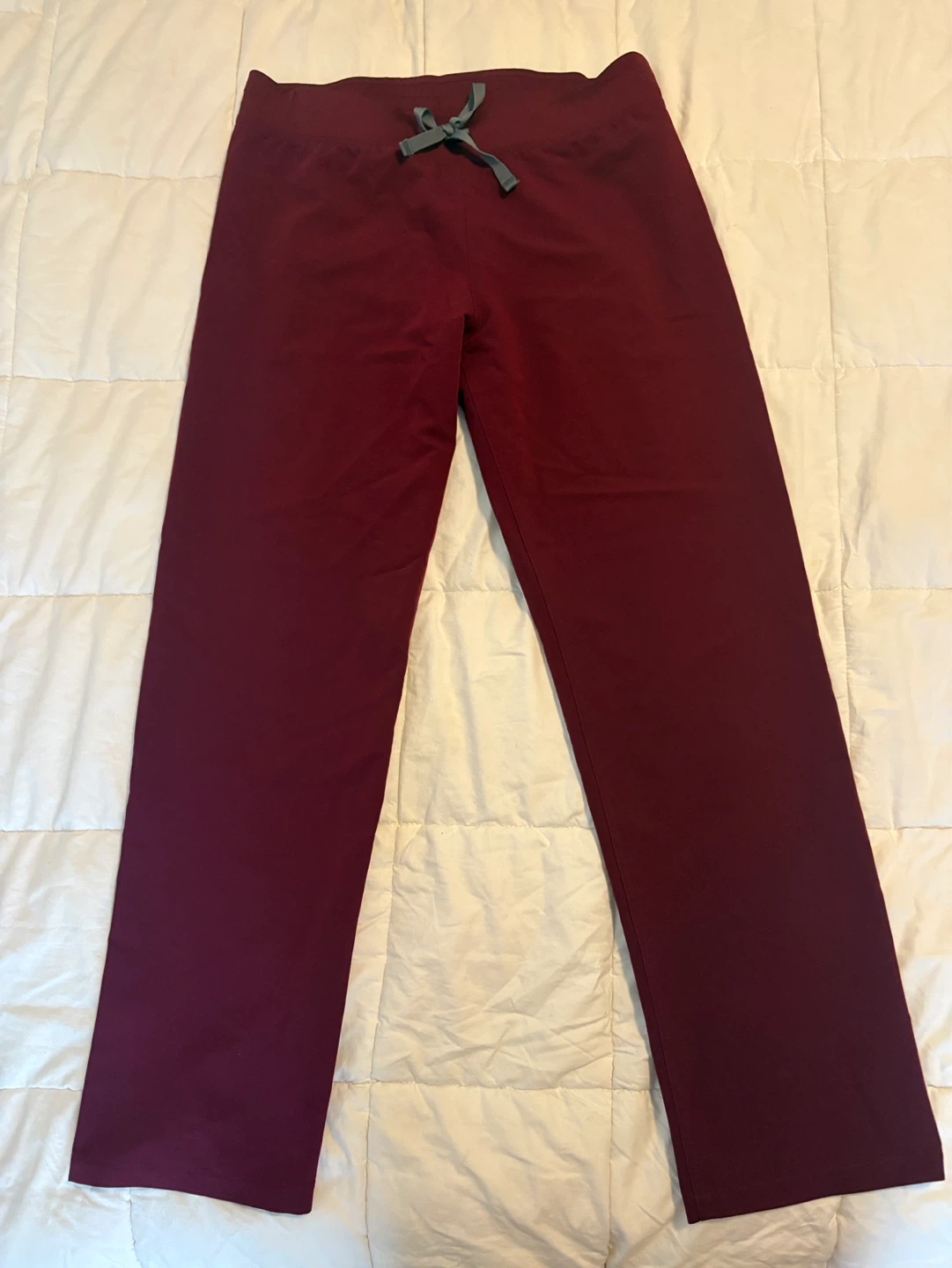 Figs Burgundy Women’s Livingston High Rise Scrub Pant Medium