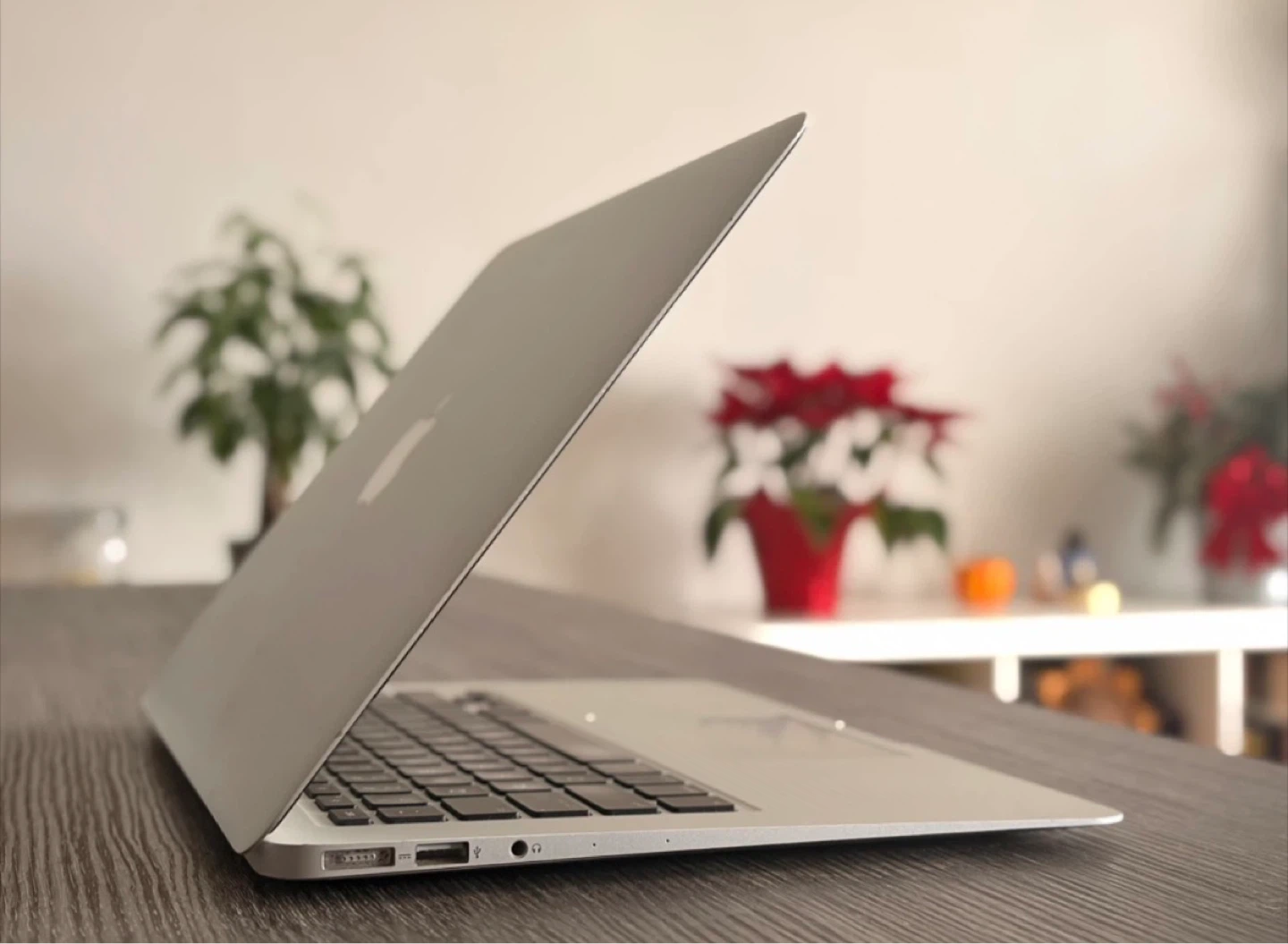 Apple MacBook Air (13-inch, Early 2015) — i5 / 8GB / 250GB - photo 4