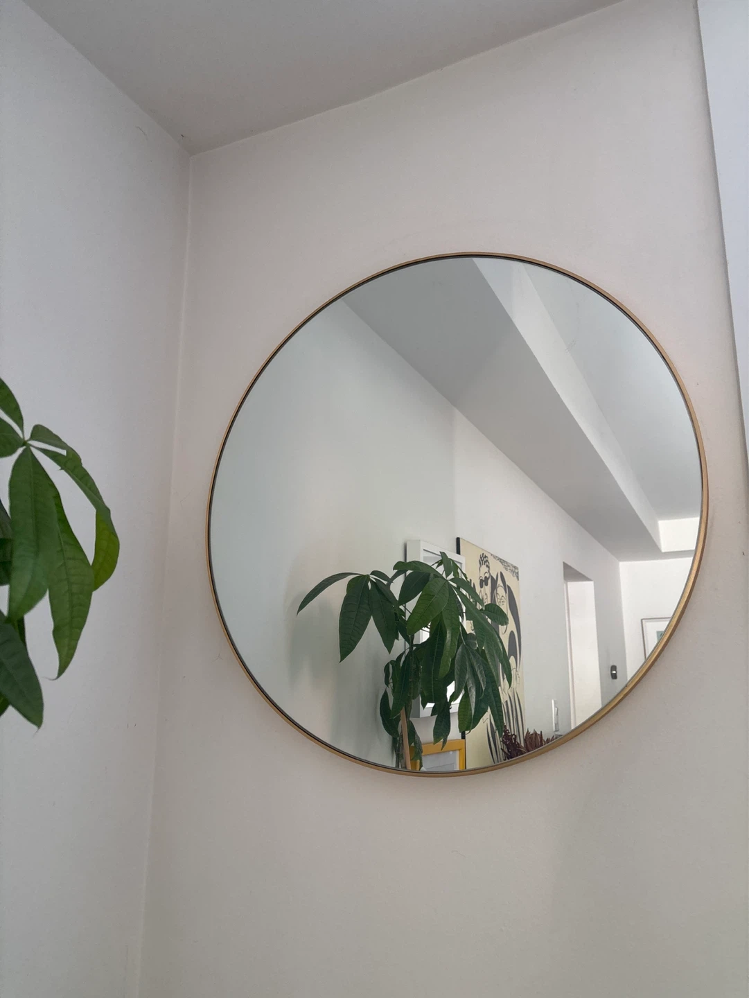 Round Gold Wall Mirror