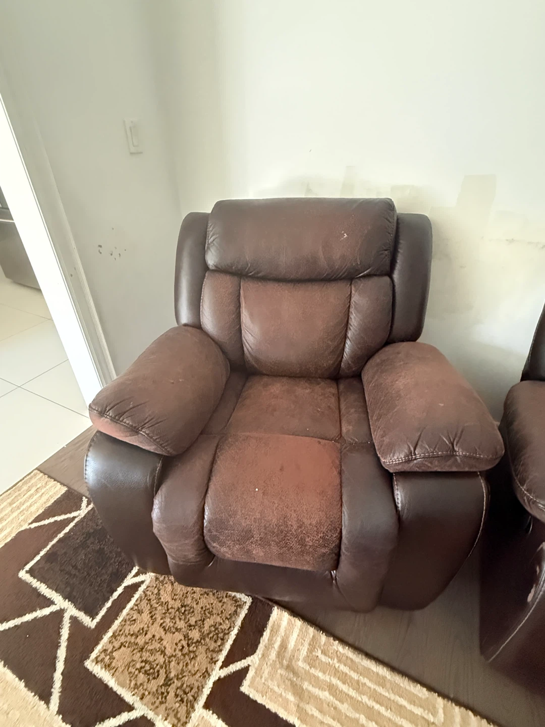 Brown Leather Reclining Loveseat with Cup Holders - photo 5