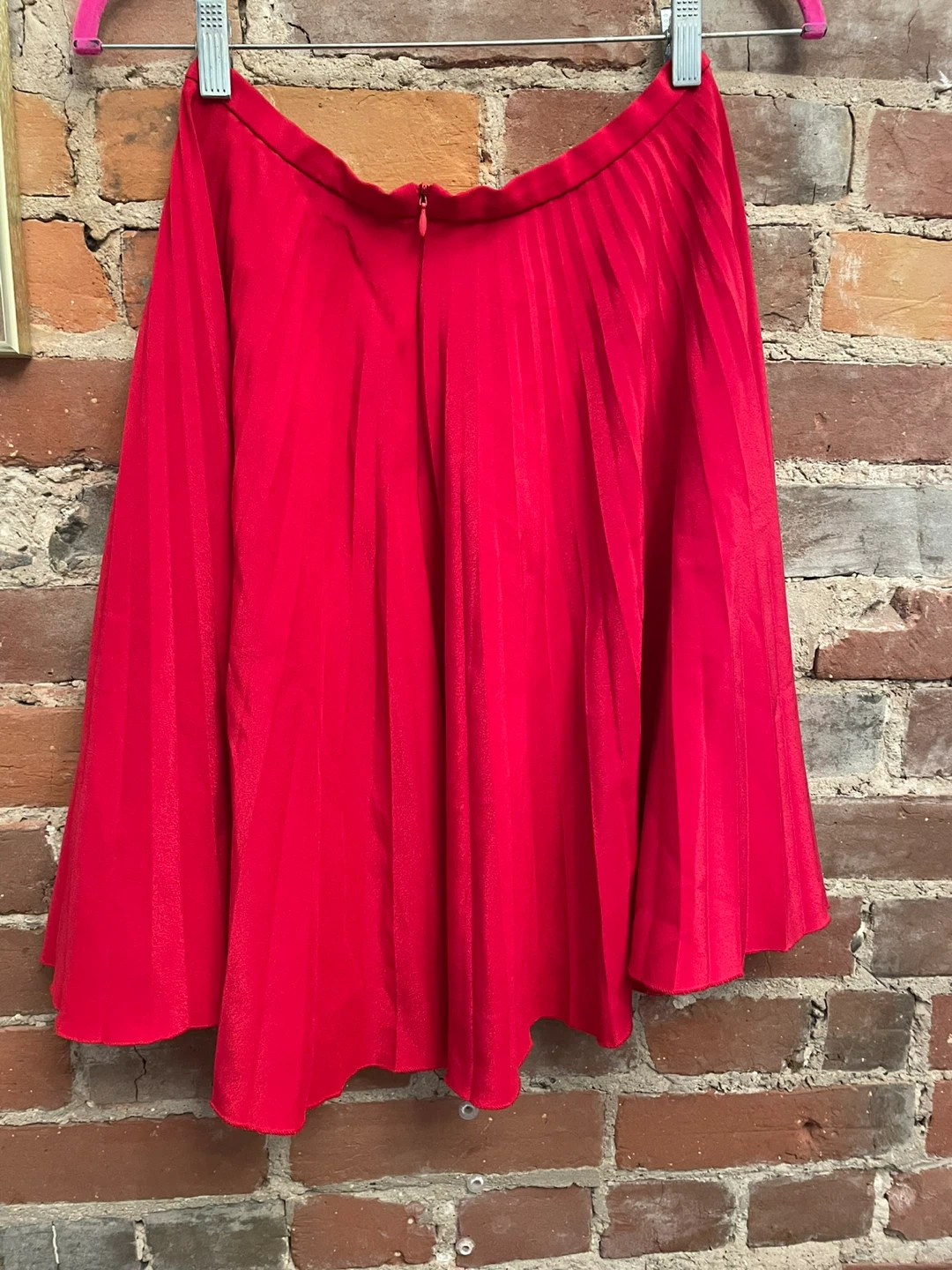 Red Pleated Skirt size 2 - photo 2