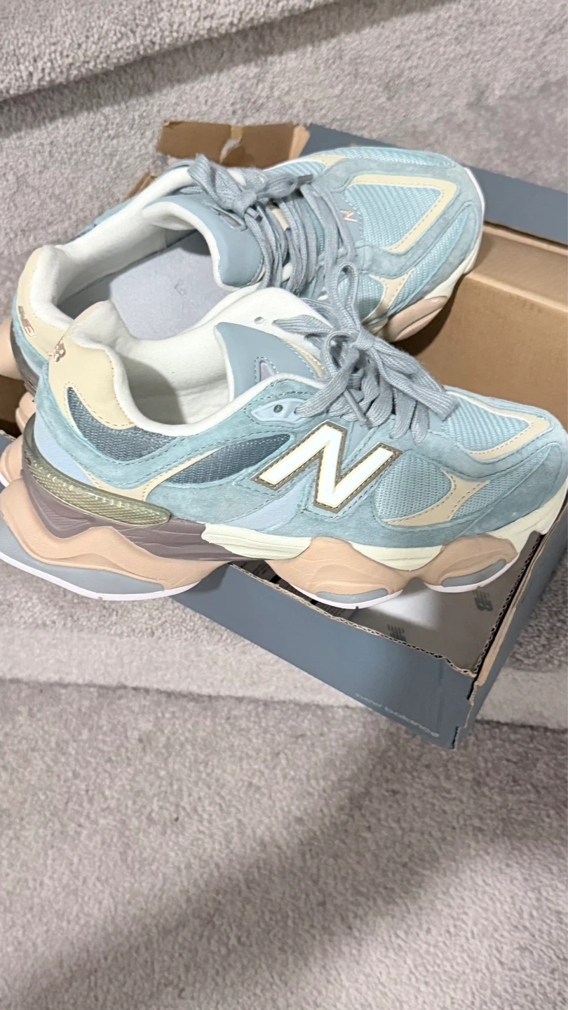 New Balance 9060 Sneakers