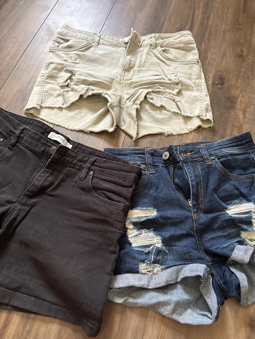 Bundle of 3 Women's Denim Shorts - photo 2