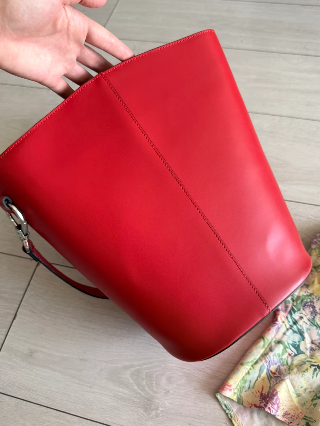 Red Leather Bucket Bag - photo 4