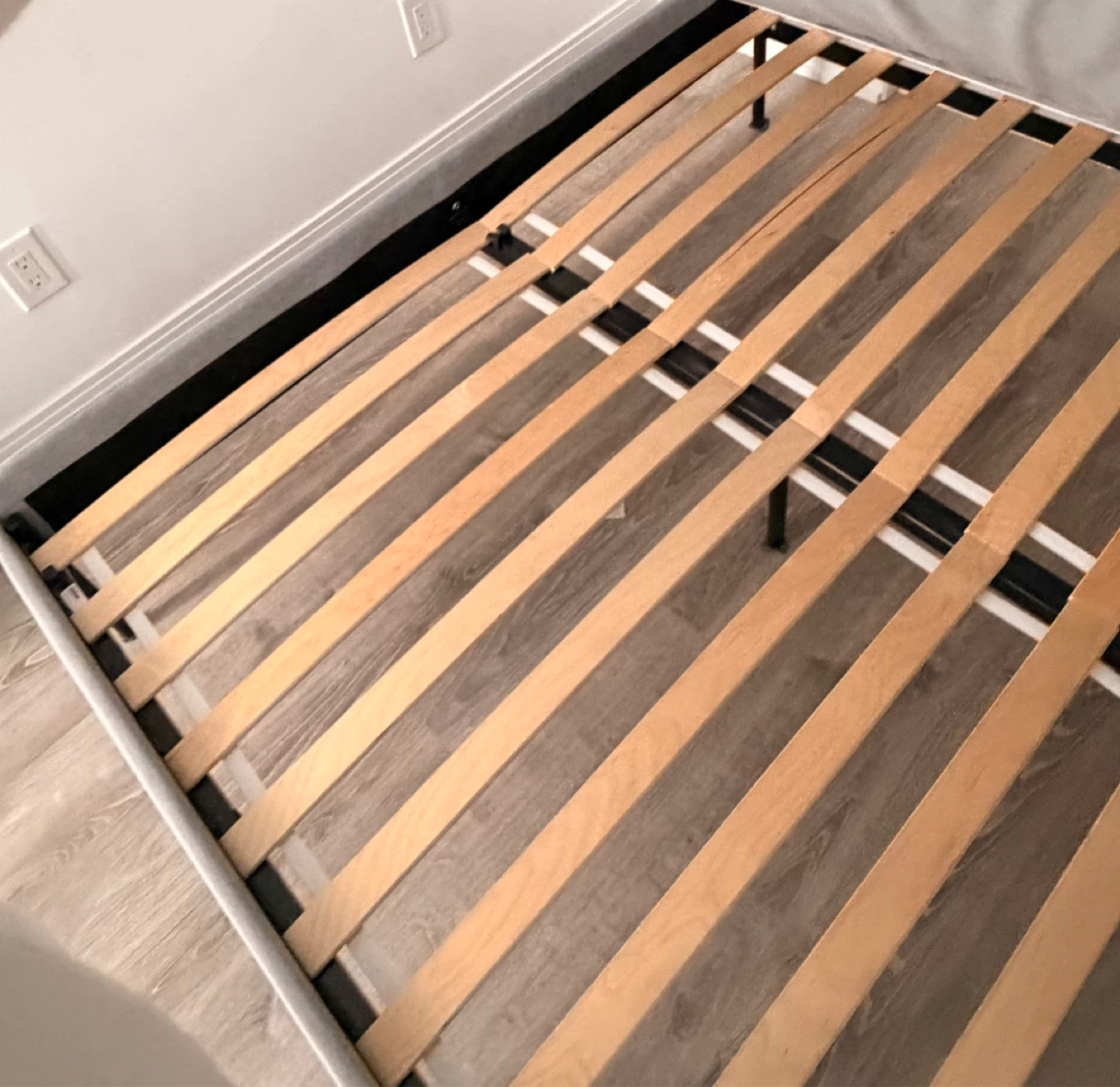 Queen Sized Bed Frame - photo 3