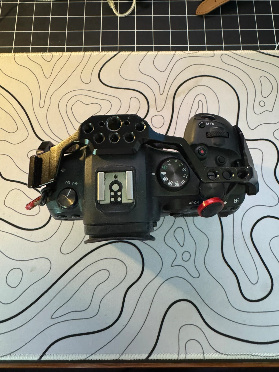 Canon EOS R6 Mirrorless Camera with SmallRig Cage - photo 3