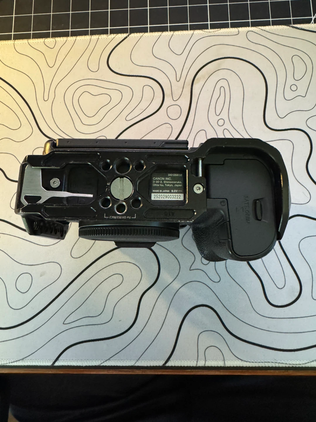 Canon EOS R6 Mirrorless Camera with SmallRig Cage - photo 4