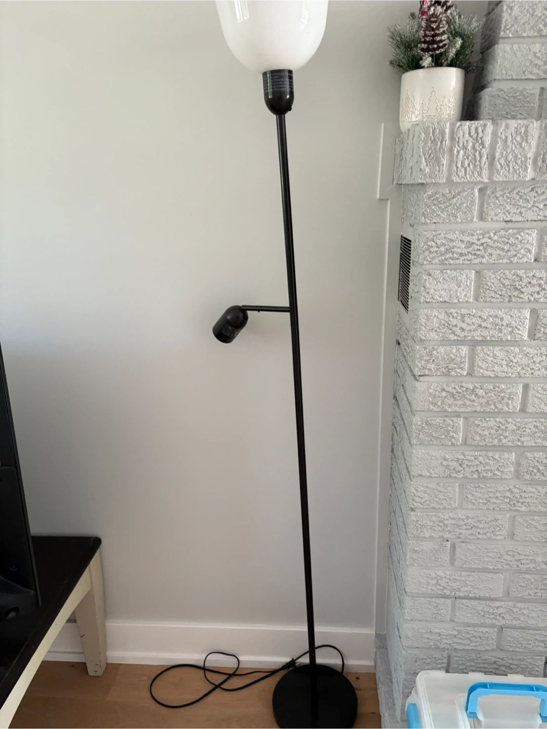 Black Floor Lamp - photo 2