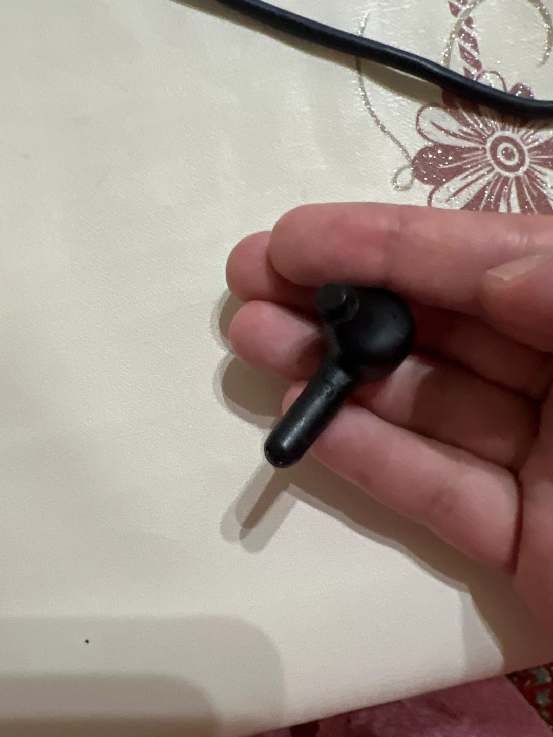 JBL Wireless Earbud (Black)right bud - photo 2