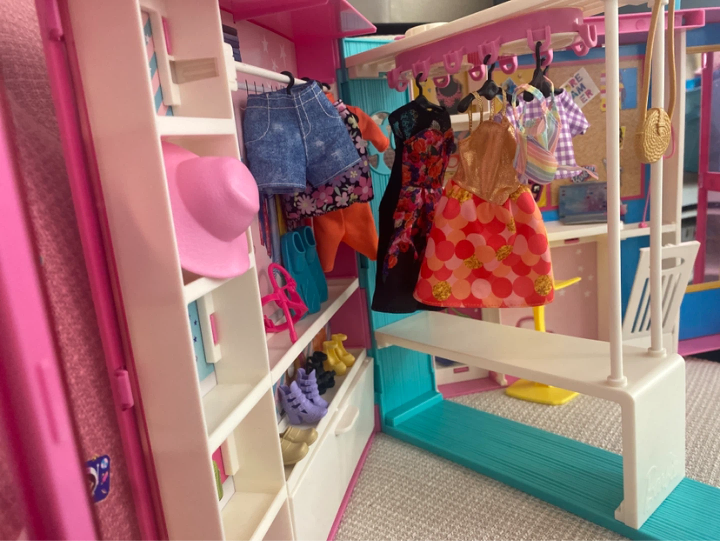 Barbie Convertible Play Set - photo 4
