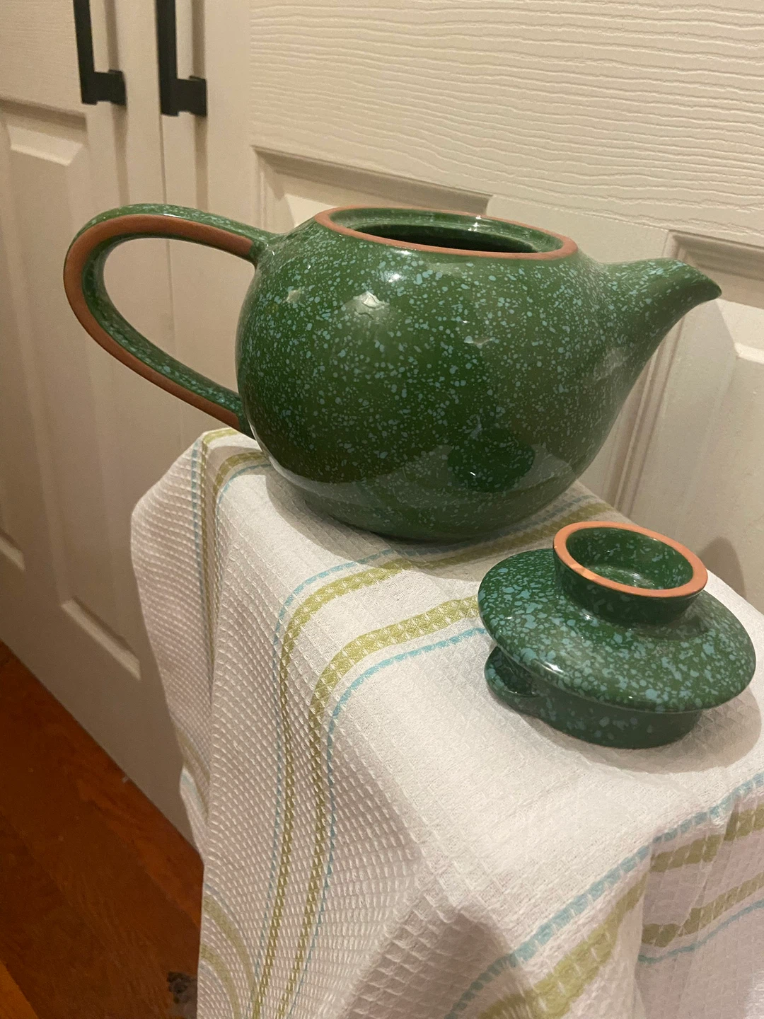 CREAMER or GRAVY BOAT with lid $40 - photo 3