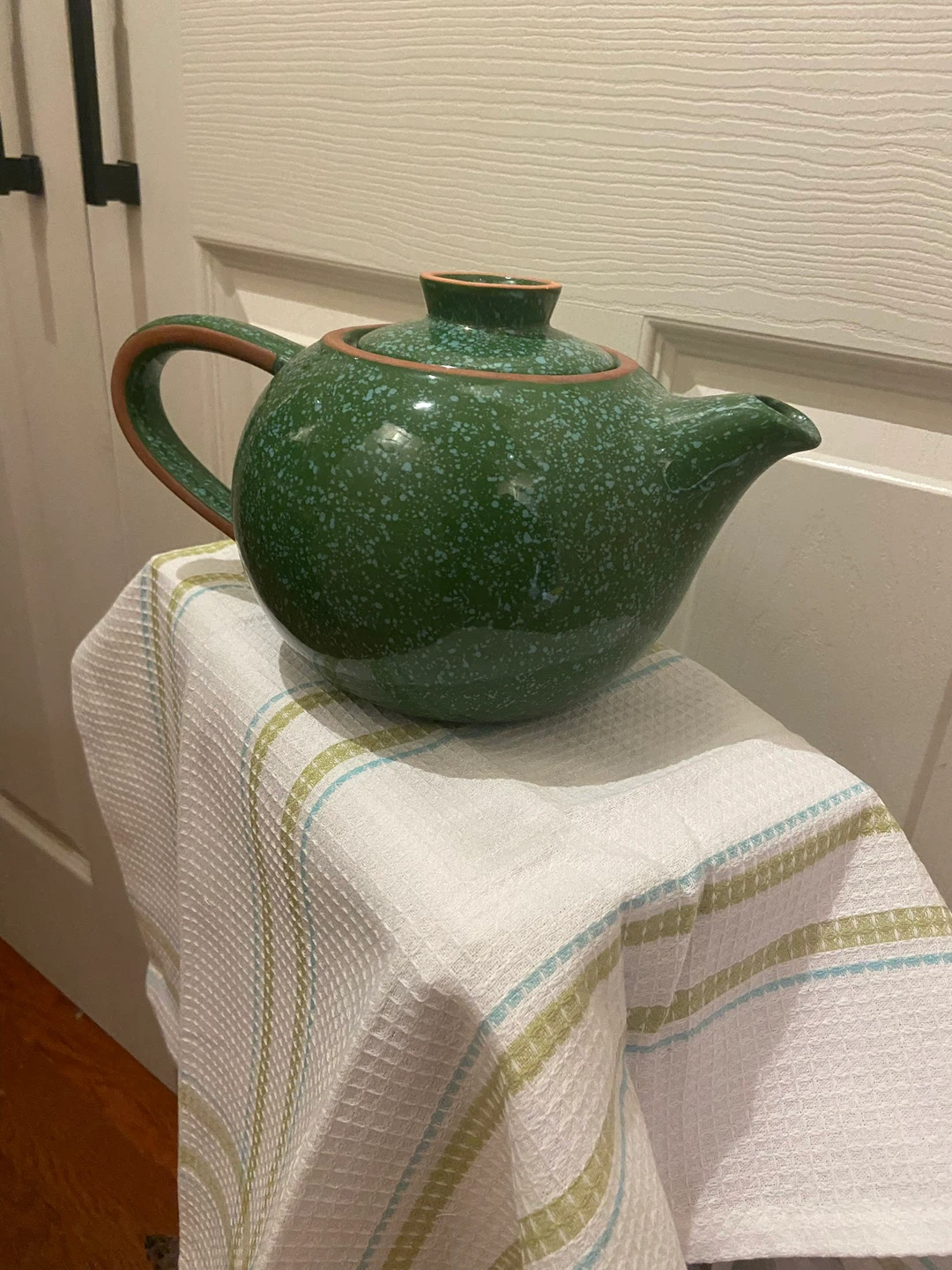 CREAMER or GRAVY BOAT with lid $40 - photo 2