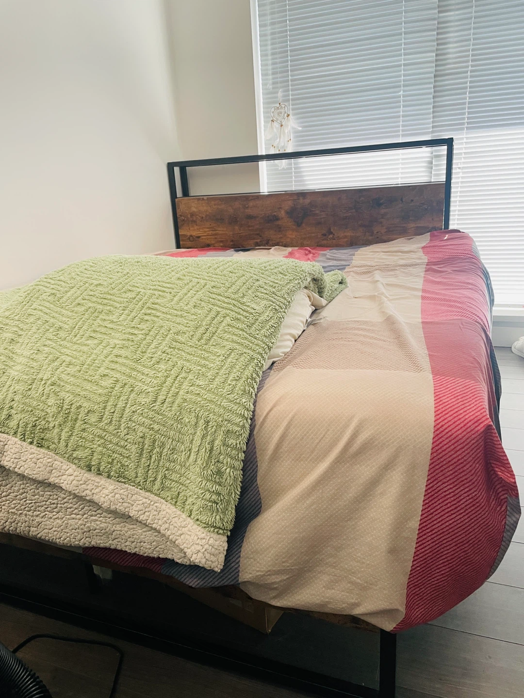 Queen Size Bed Frame with Wood Headboard - photo 3