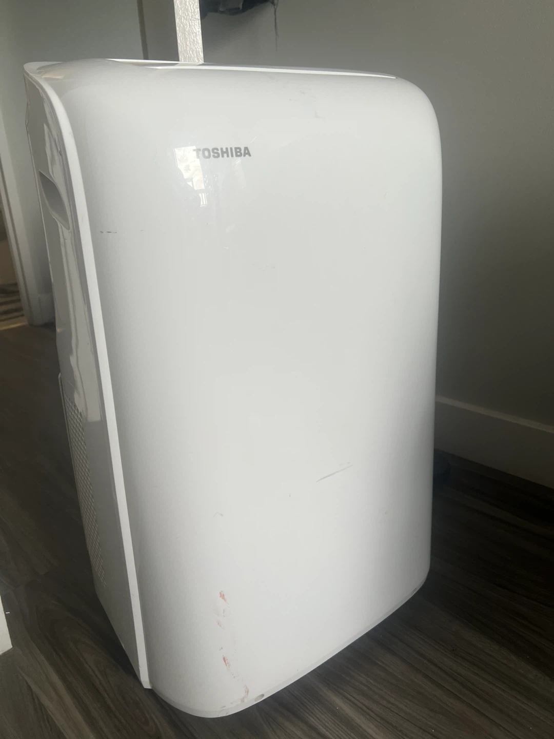 Toshiba Portable Air Conditioner - photo 3