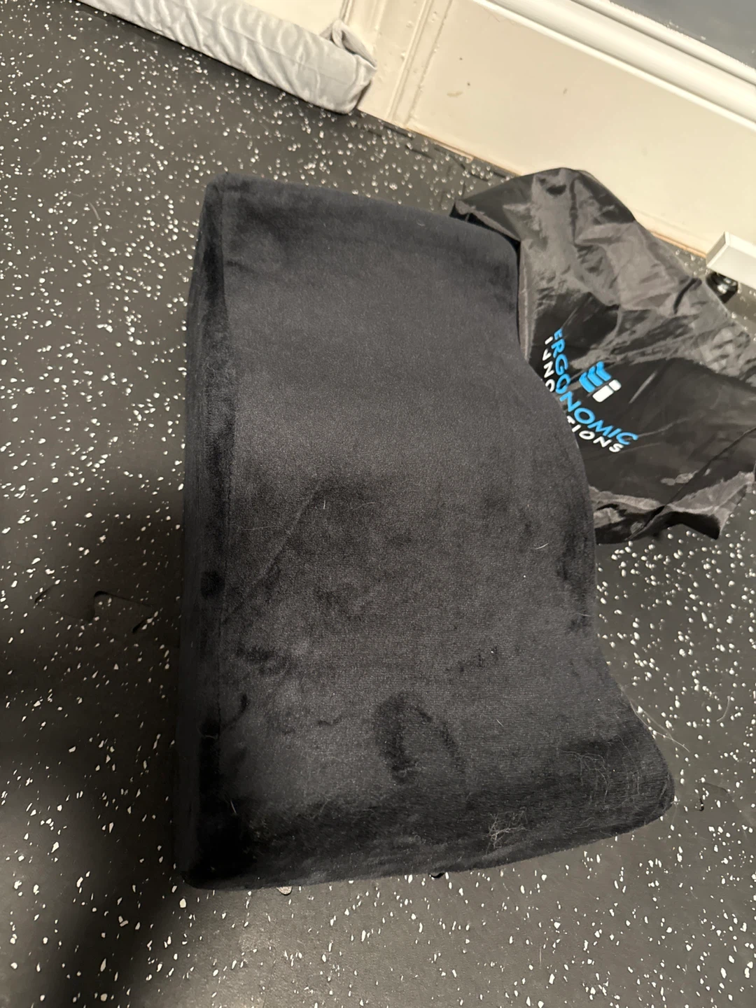 BBL Pillow - Ergonomic Innovations Lumbar Support Pillow - photo 2