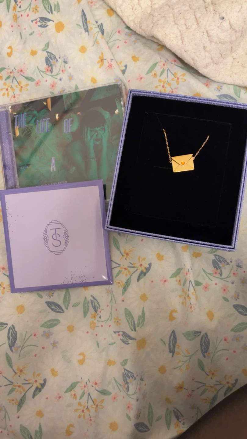 Taylor Swift CD and Necklace