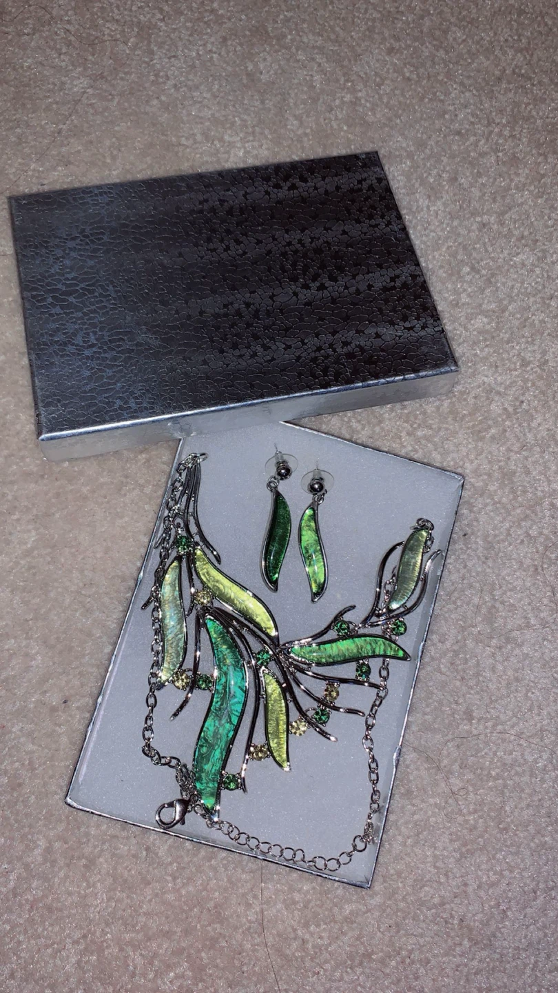 Green Leaf Statement Necklace and Earring Set with Box - photo 2