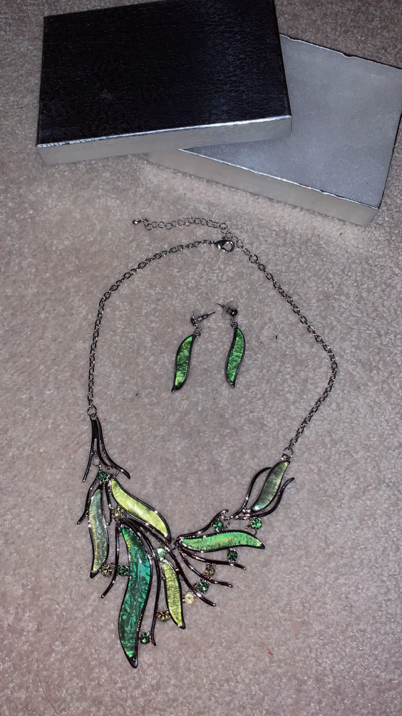 Green Leaf Statement Necklace and Earring Set with Box - photo 3