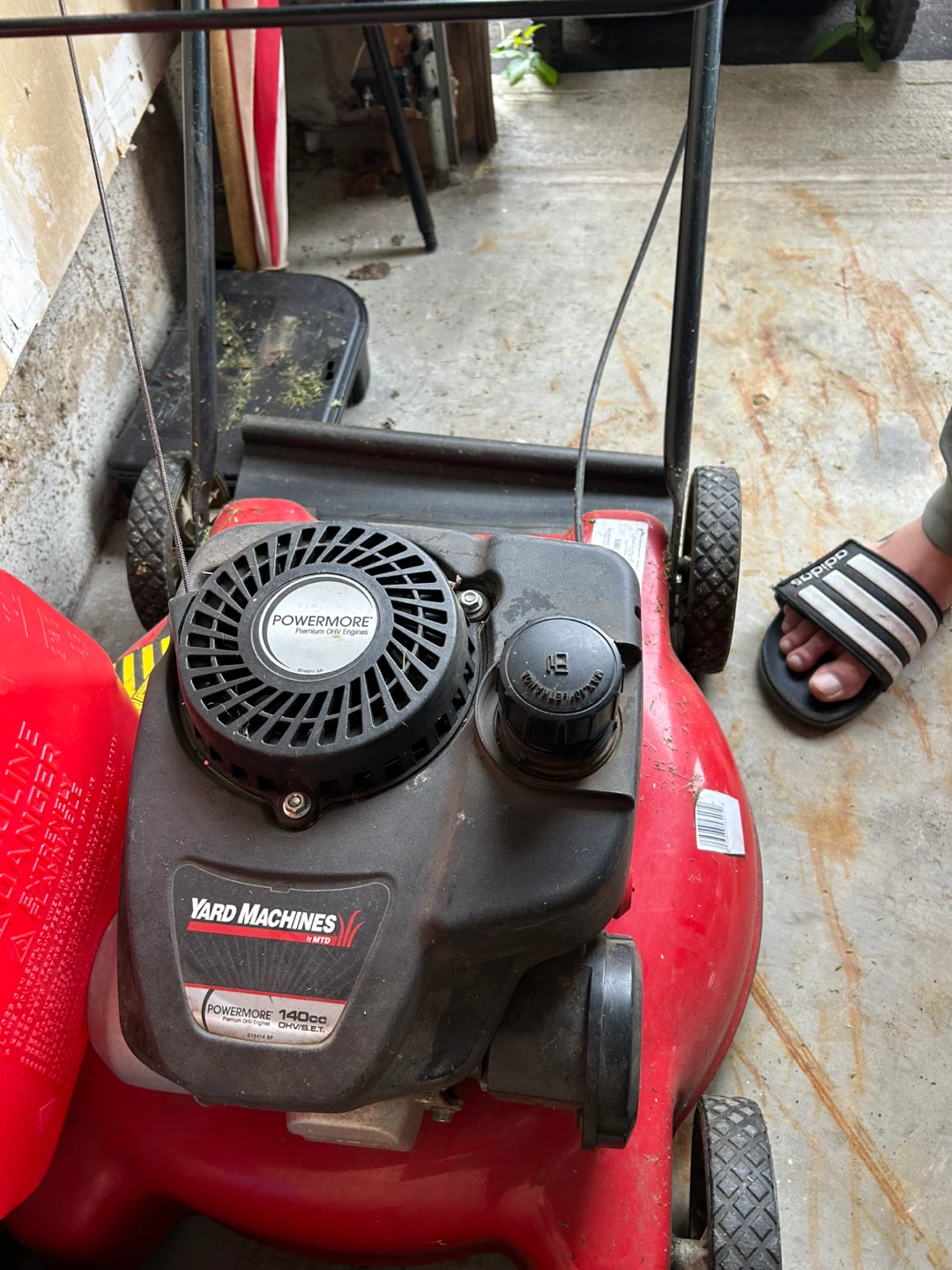 Yard Machines Lawnmower - photo 2