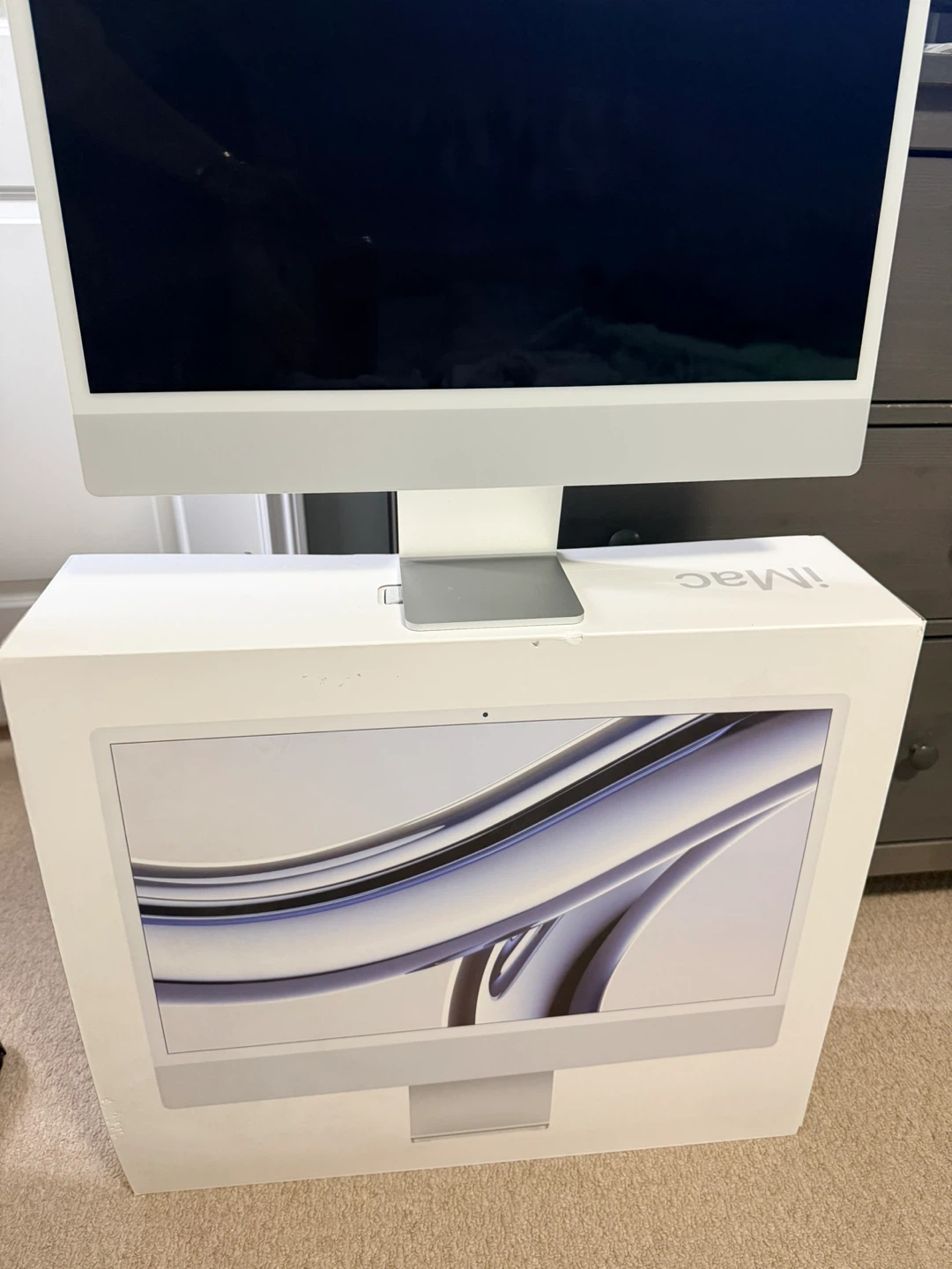 Apple iMac 24-inch (2023) with Apple M3 Chip