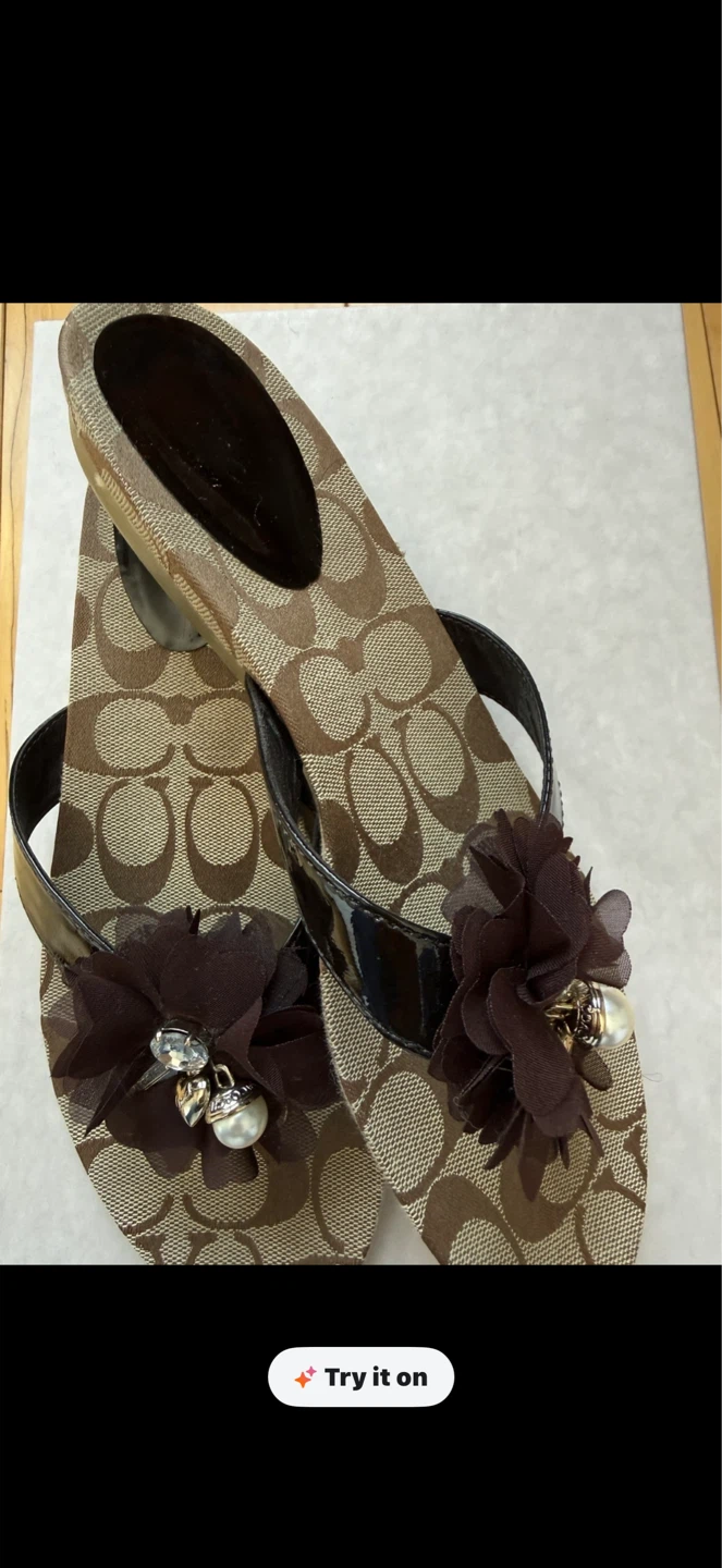 Coach Signature Flip Flops with Flower Embellishment - photo 2