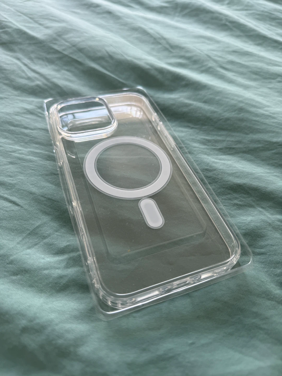 Clear Magnetic Phone Case for iPhone 16 Pro Max (NEW) - photo 3