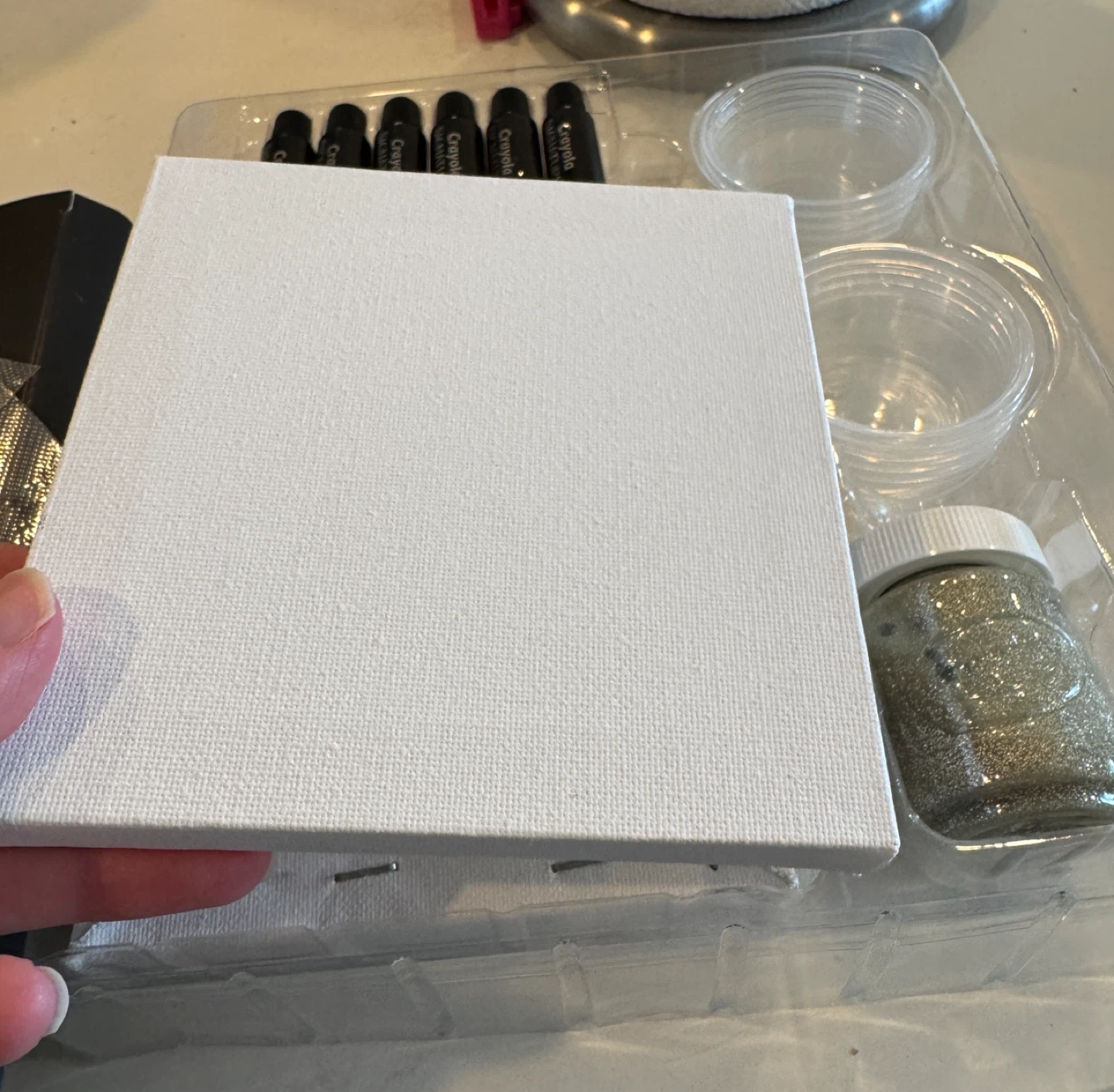 Brand New Crayola Paint Pour Canvas Art Kit - photo 4